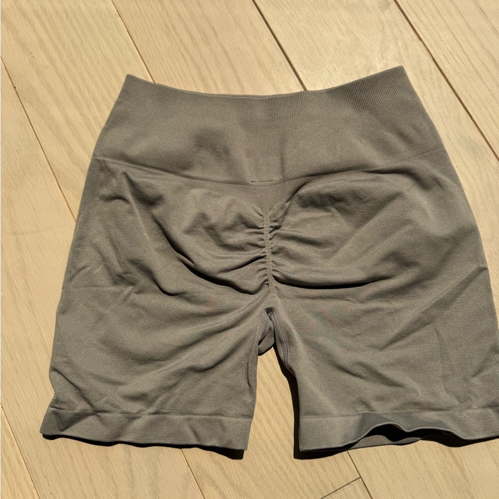 Women's Gray Scrunch Shorts